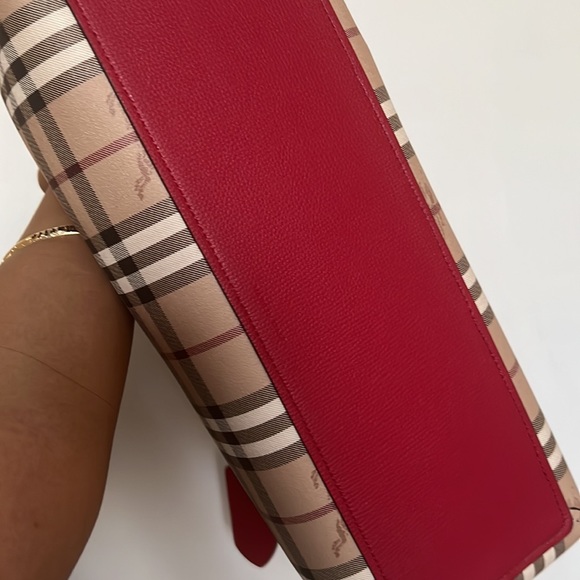 Burberry Reversible Tote - Picture 5 of 7